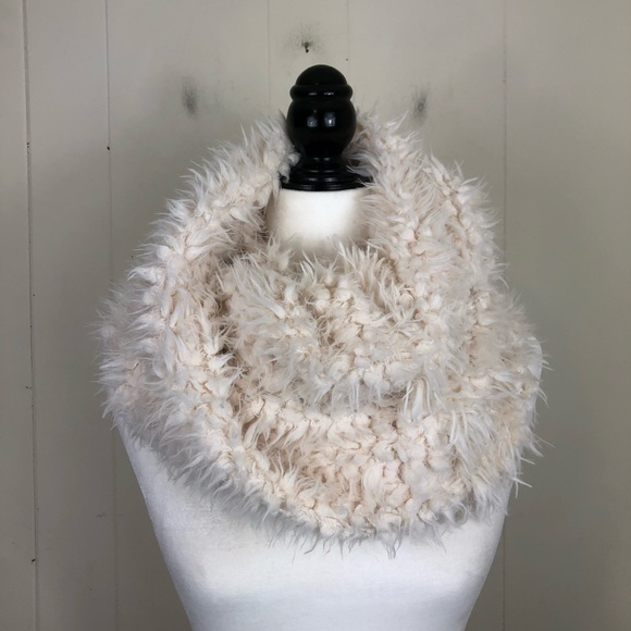 Modena Fuzzy Infinity Scarf - Picture 2 of 6